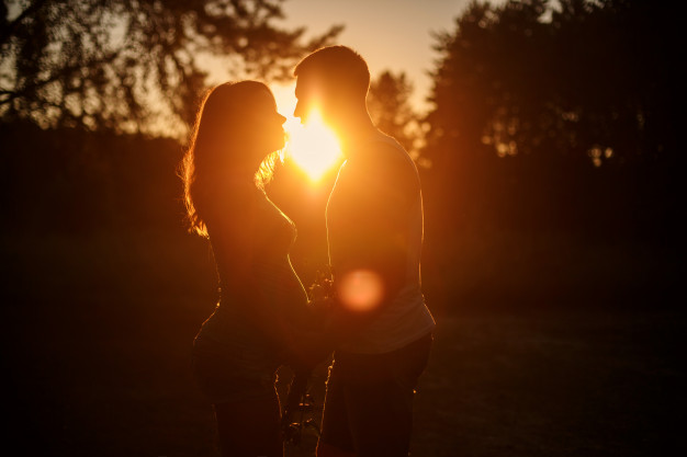 Man En Vrouw Zon jonge ouders